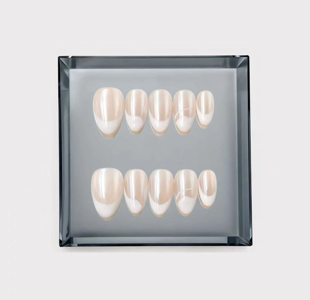 Modern Wavy Pearly French Press On Nails