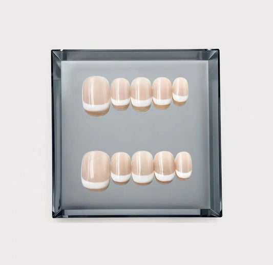 Timeless White French Tip Short Press On Nails