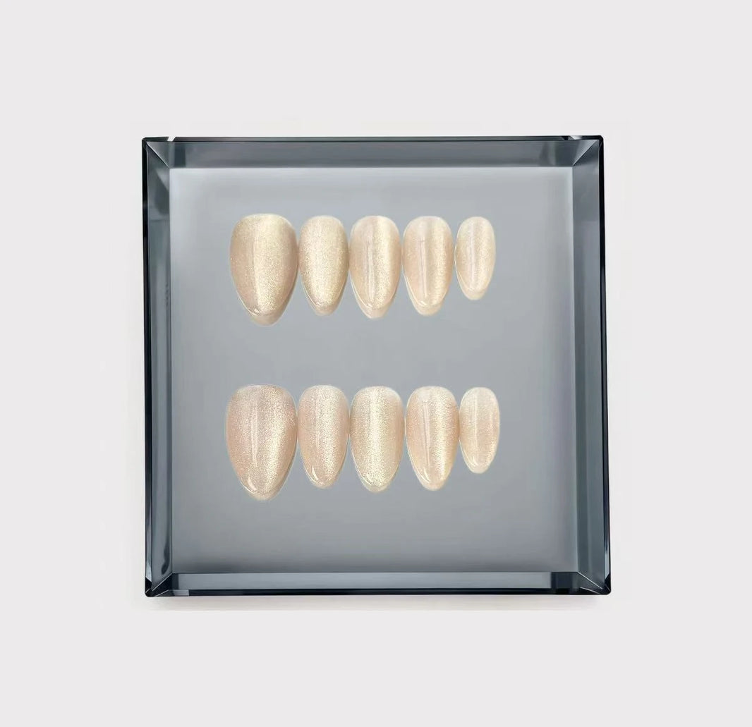 Champagne Haze Cat Eye Press On Nails